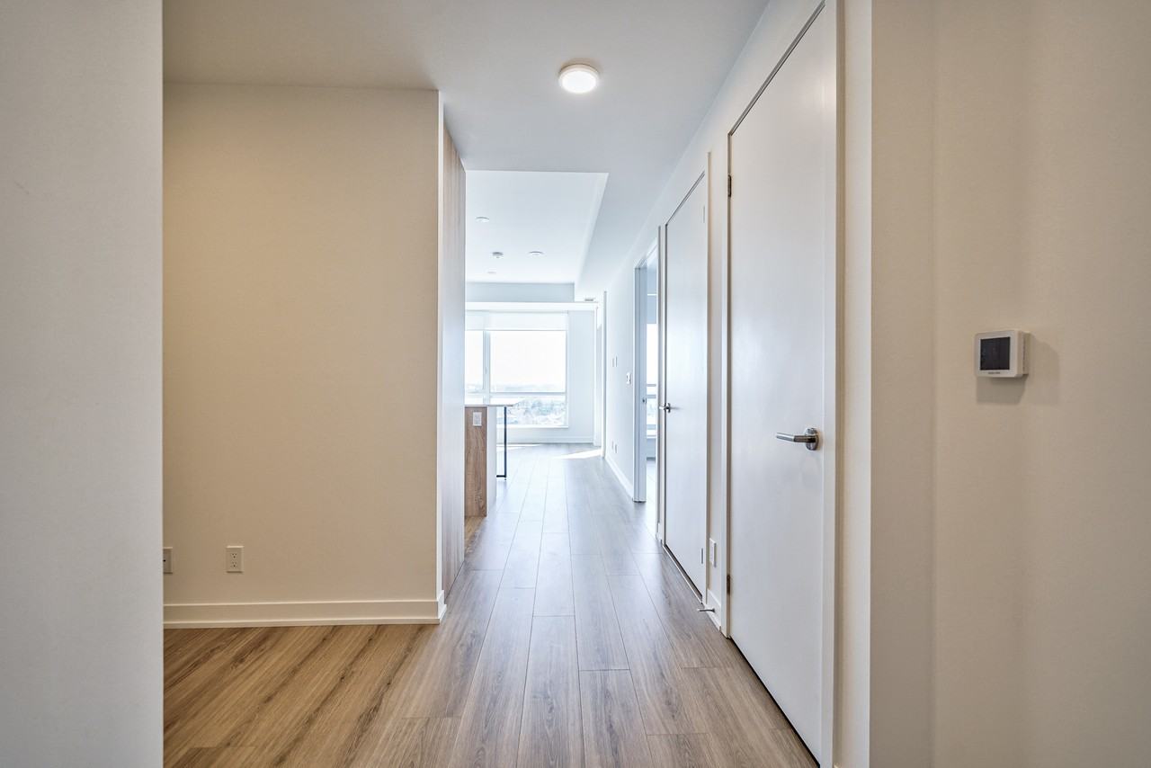 7950 Bathurst Street - Photo 5 of 43