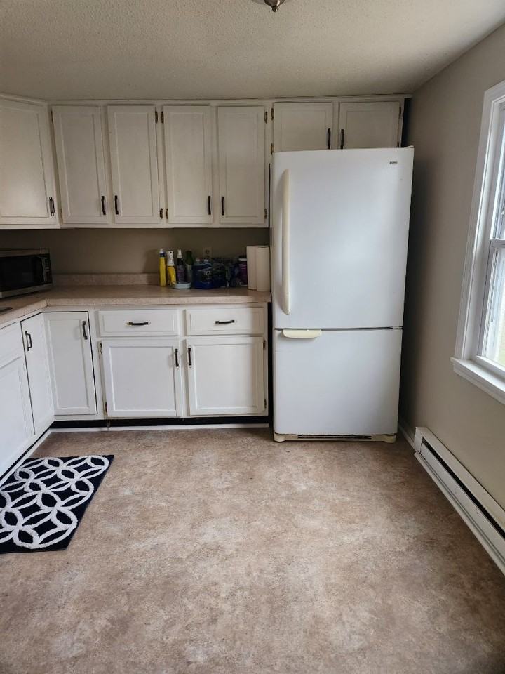 212 E Marshall St - Photo 2 of 11