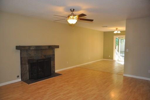 1228 Bunker Hill Dr - Photo 3 of 11