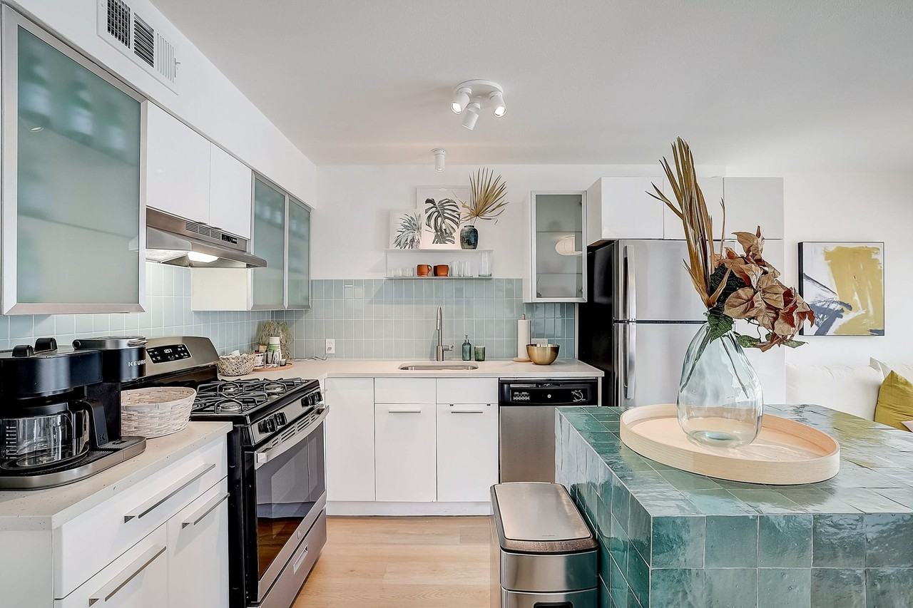 River Oaks - Photo 4 of 50