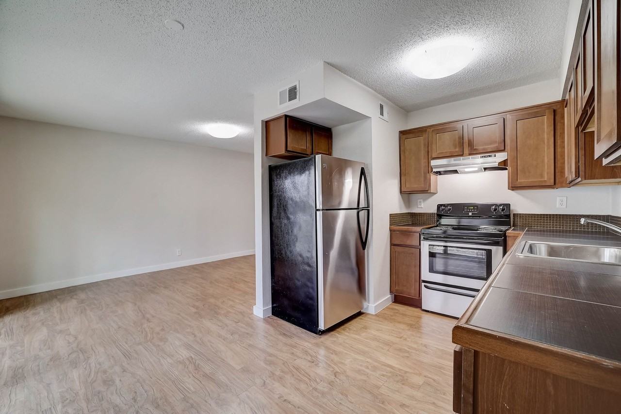 The Willows Apartments - Photo 4 of 49