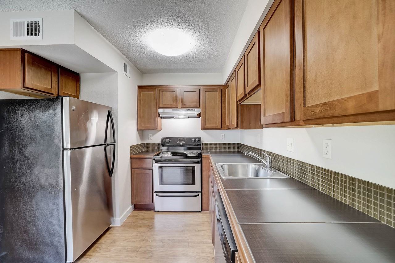 The Willows Apartments - Photo 6 of 49