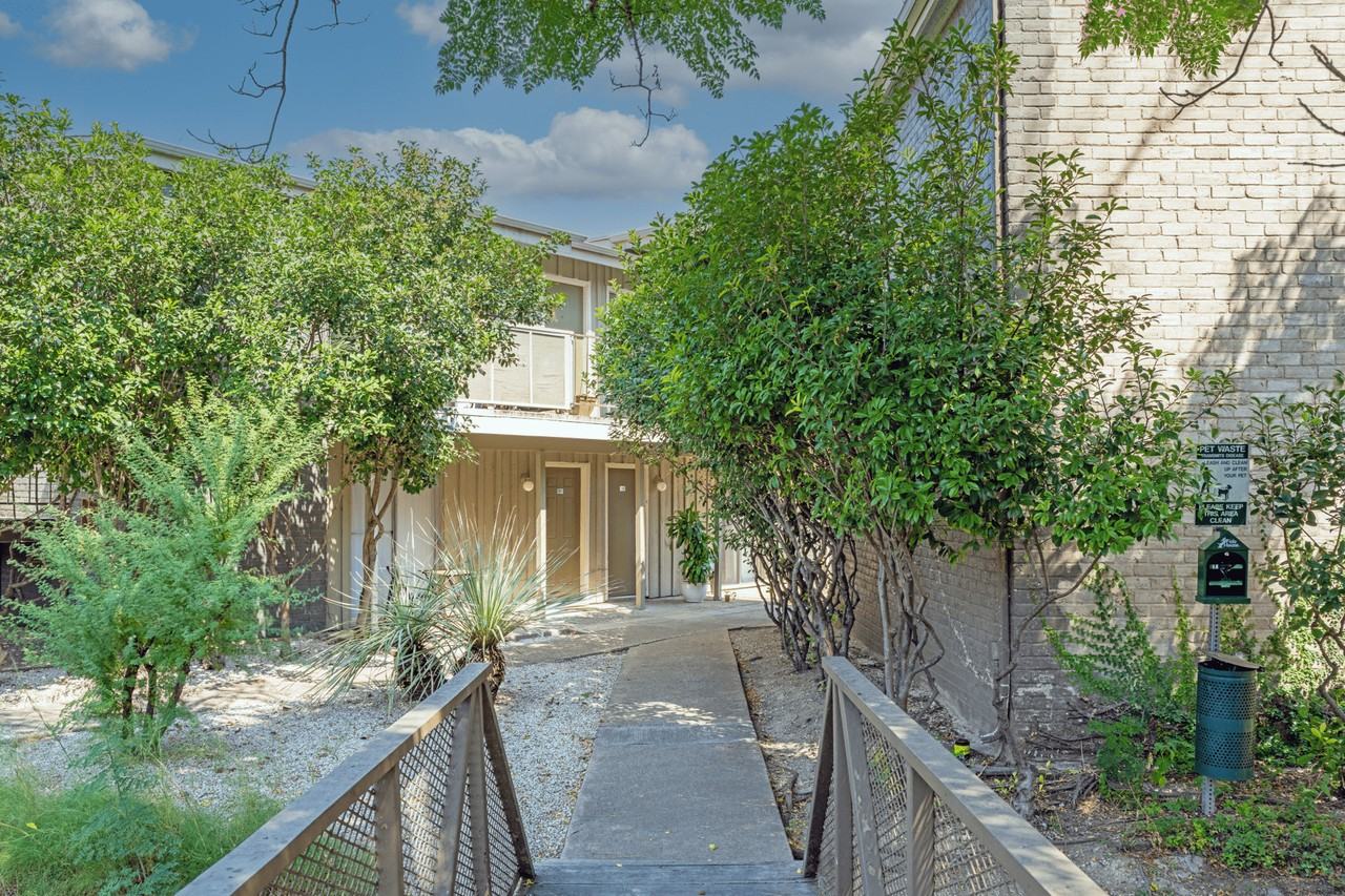 Oak Creek - Photo 2 of 50