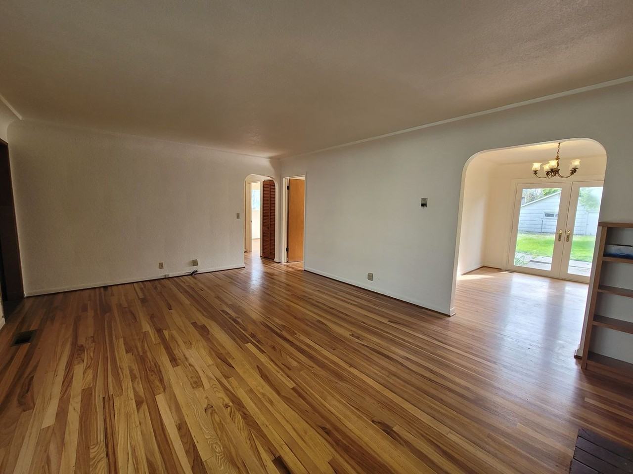 2423 19th St - Photo 2 of 16