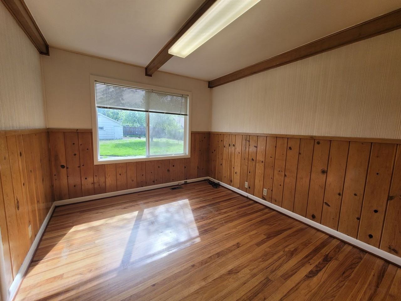 2423 19th St - Photo 3 of 16