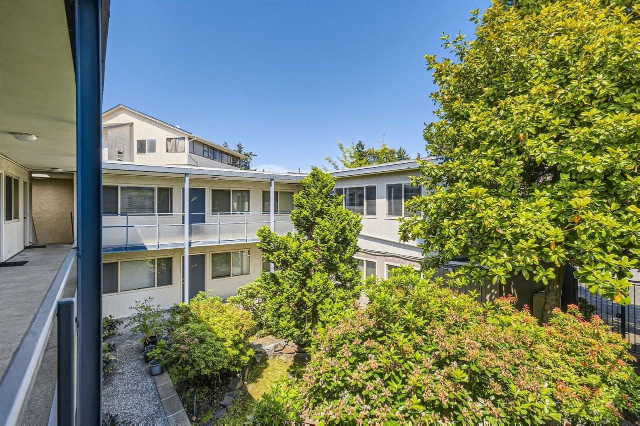 Shangri-la - Photo 2 of 7