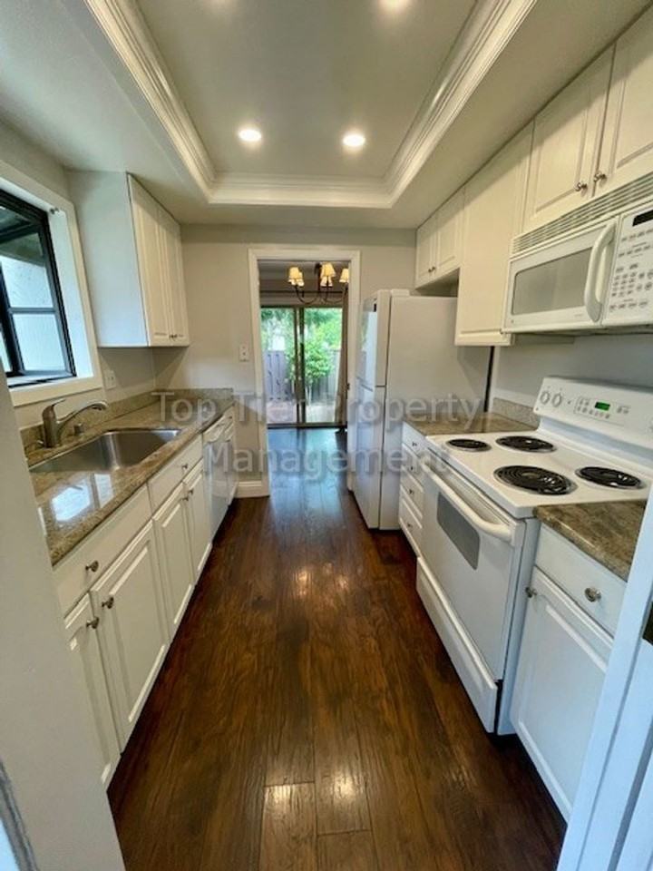 1764 Countrywood Ct - Photo 2 of 4