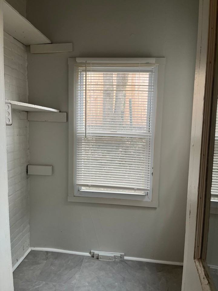 313 W Lemon St - Photo 7 of 8