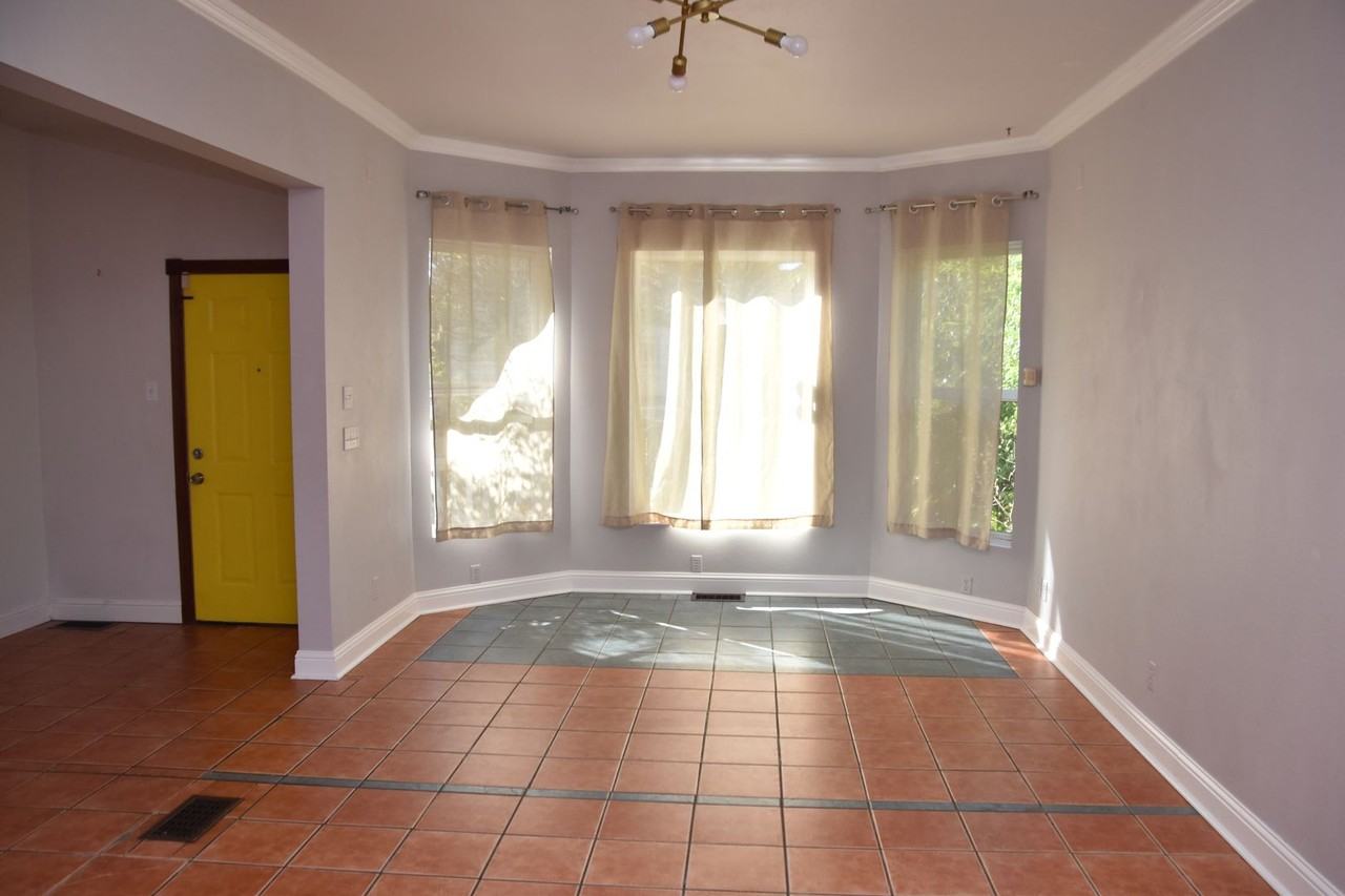 917 S M St - Photo 3 of 18