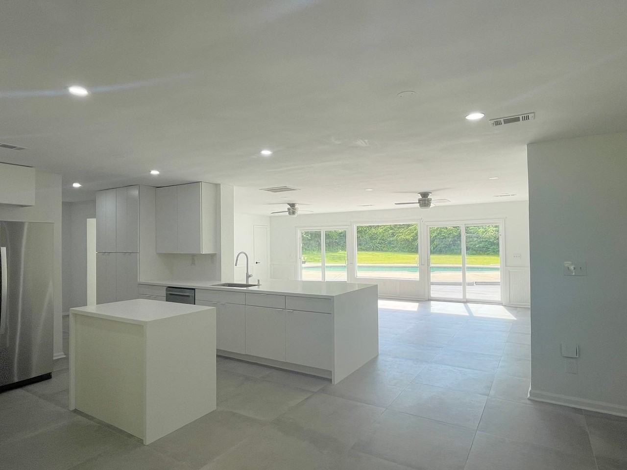 231 Chateau Dr - Photo 3 of 31
