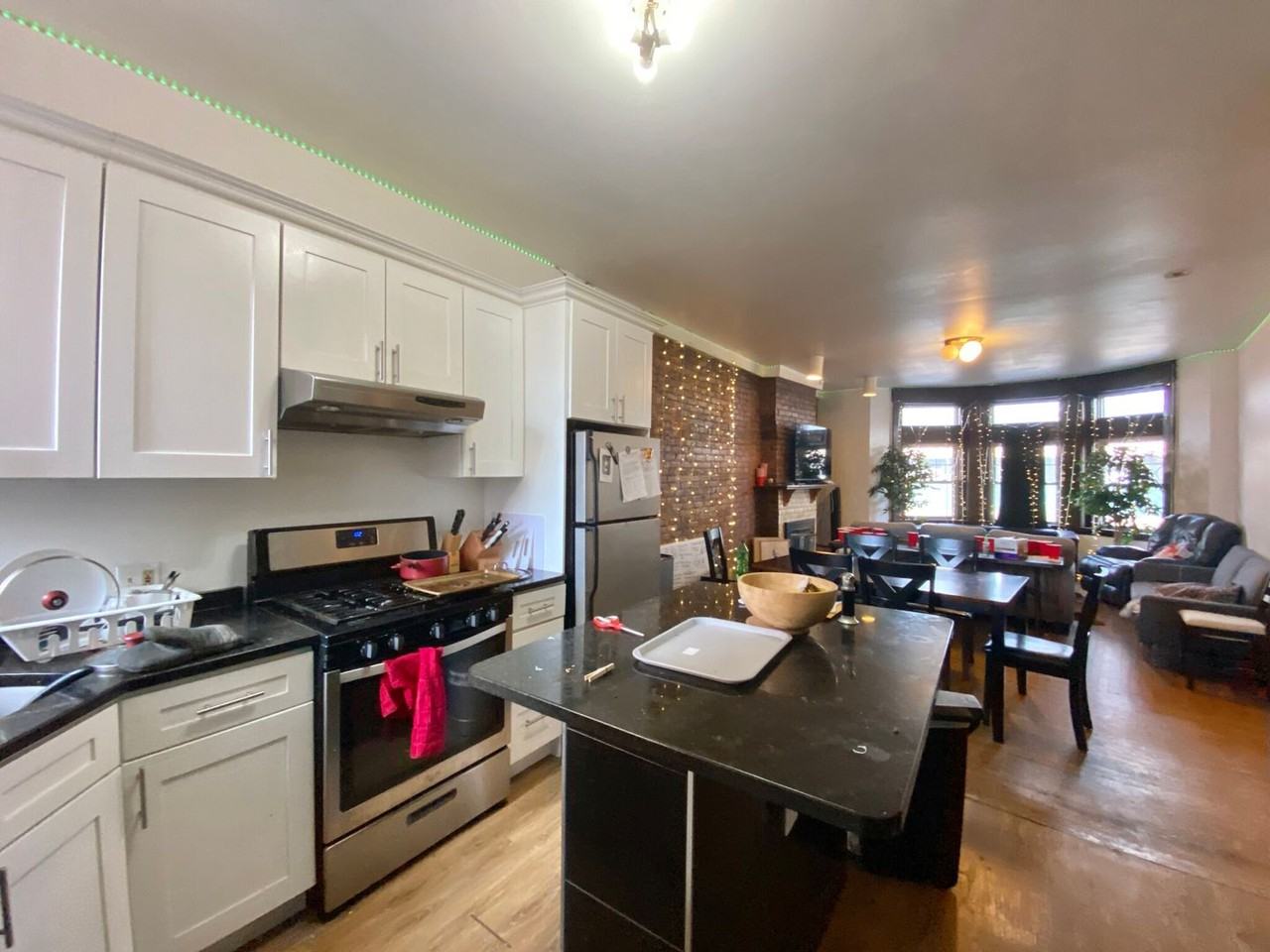 526 Harvard St - Photo 2 of 37