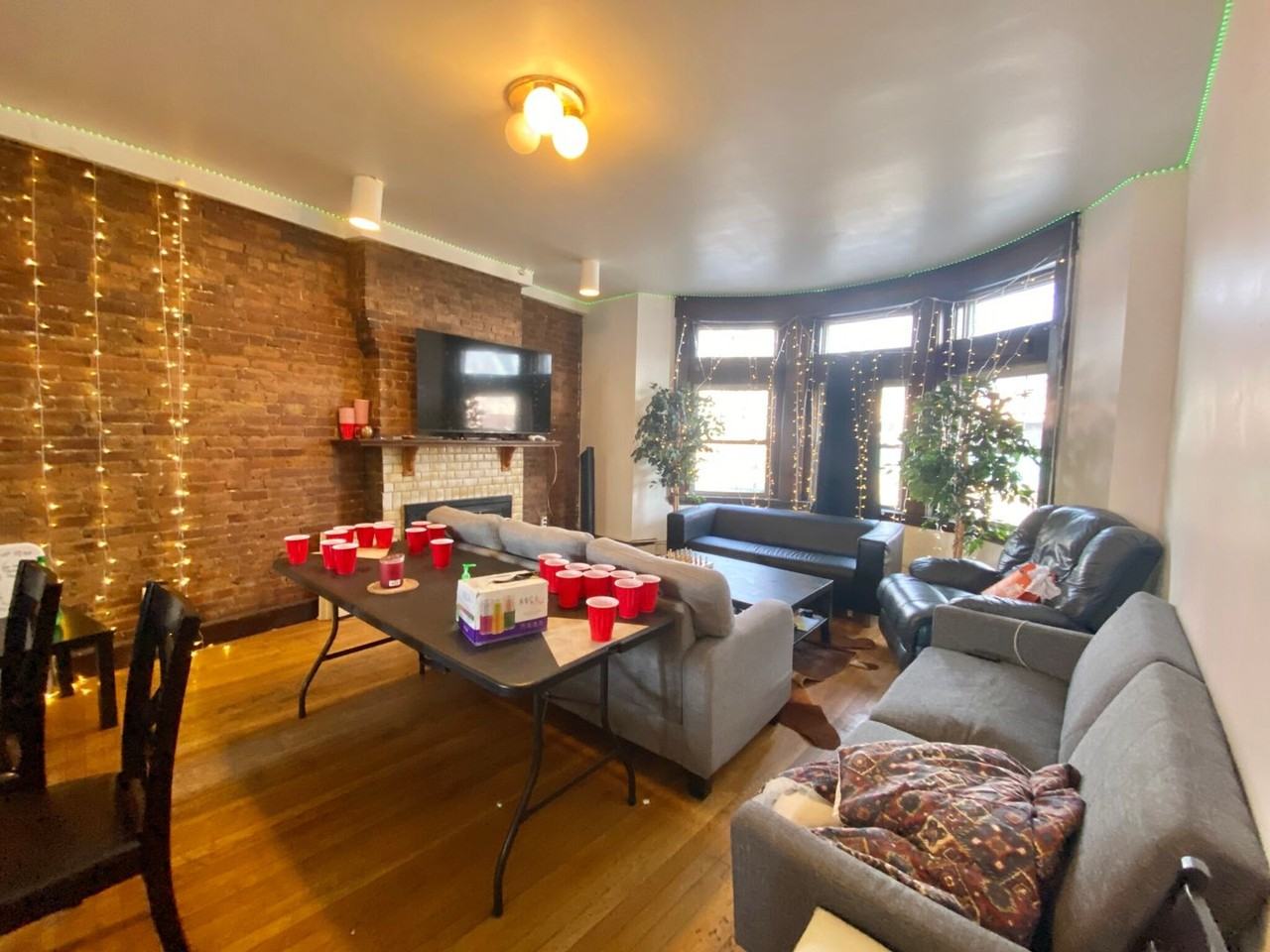 526 Harvard St - Photo 7 of 37