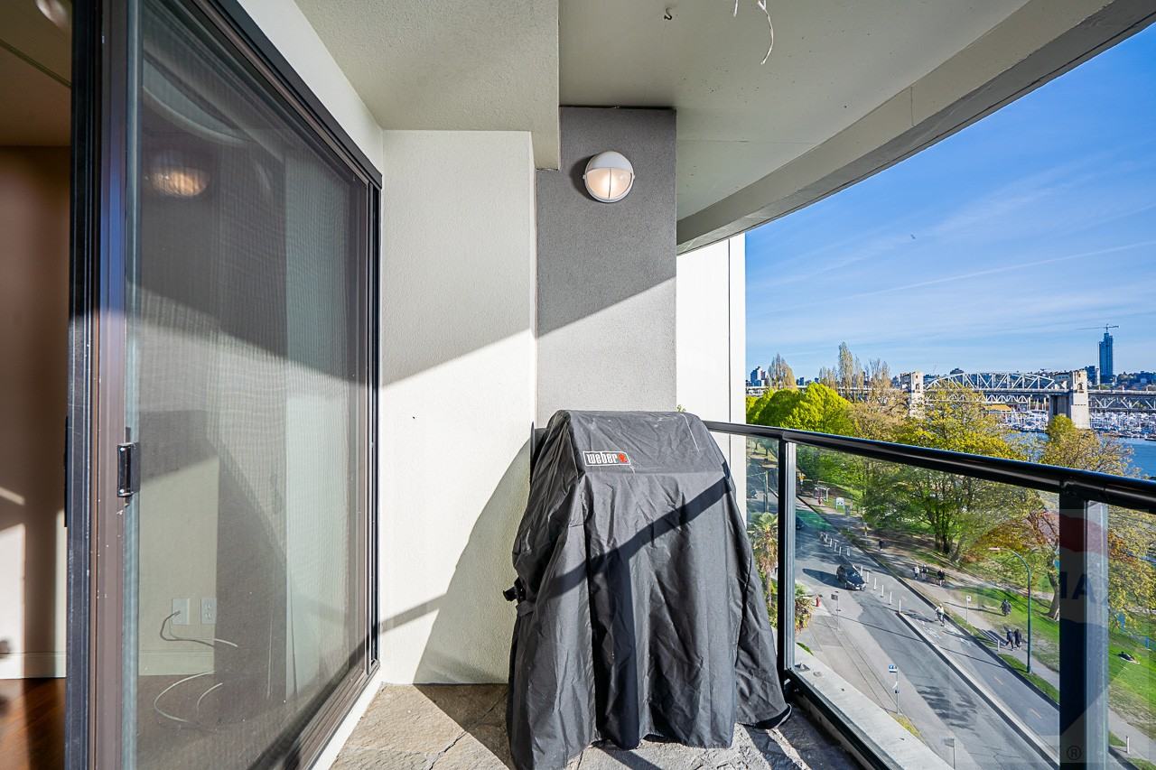 1233 Beach Avenue #702 - Photo 3 of 32