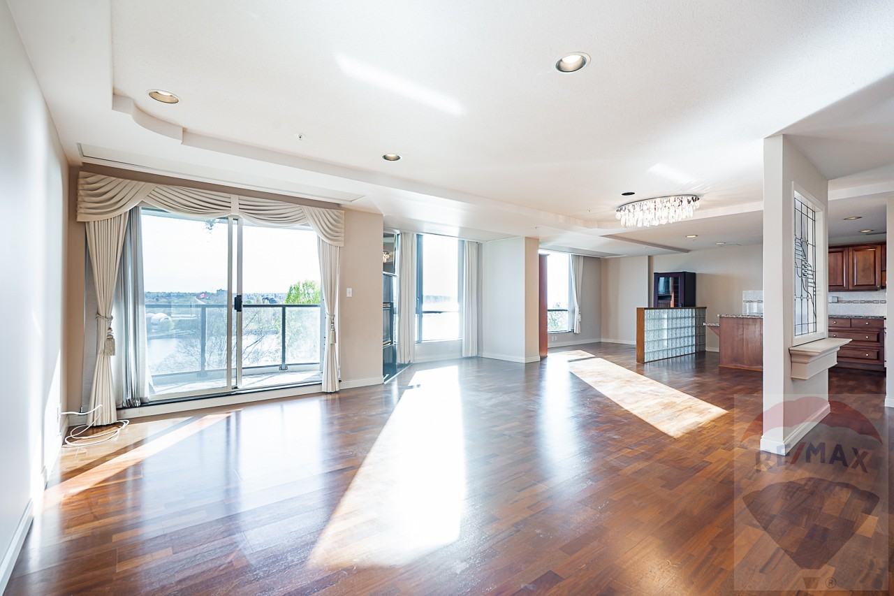 1233 Beach Avenue #702 - Photo 6 of 32