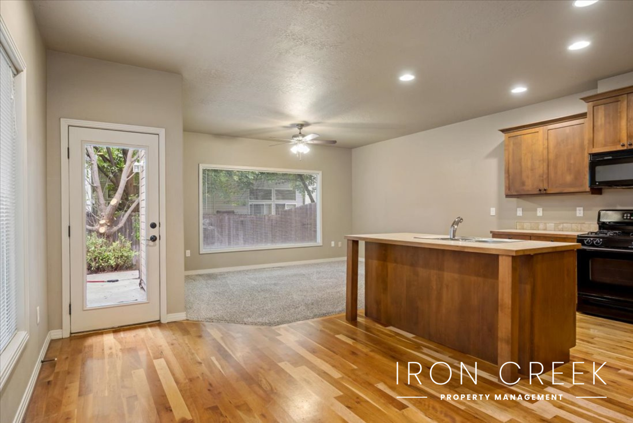 2155 S Amy Ave - Photo 5 of 17