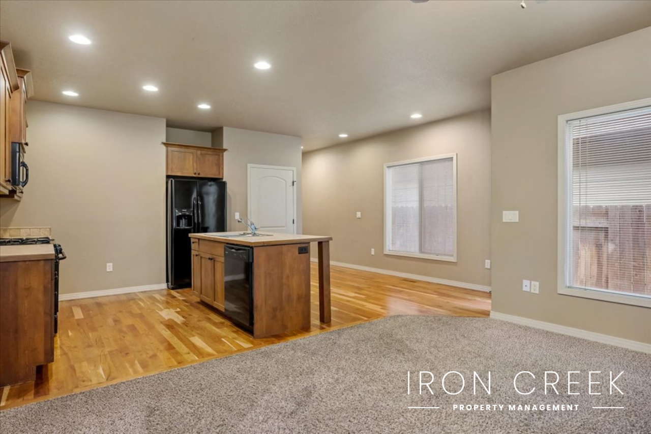 2155 S Amy Ave - Photo 6 of 17