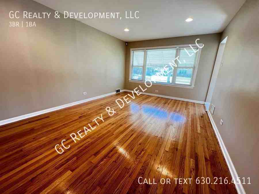 9719 S Chappel Ave - Photo 2 of 22