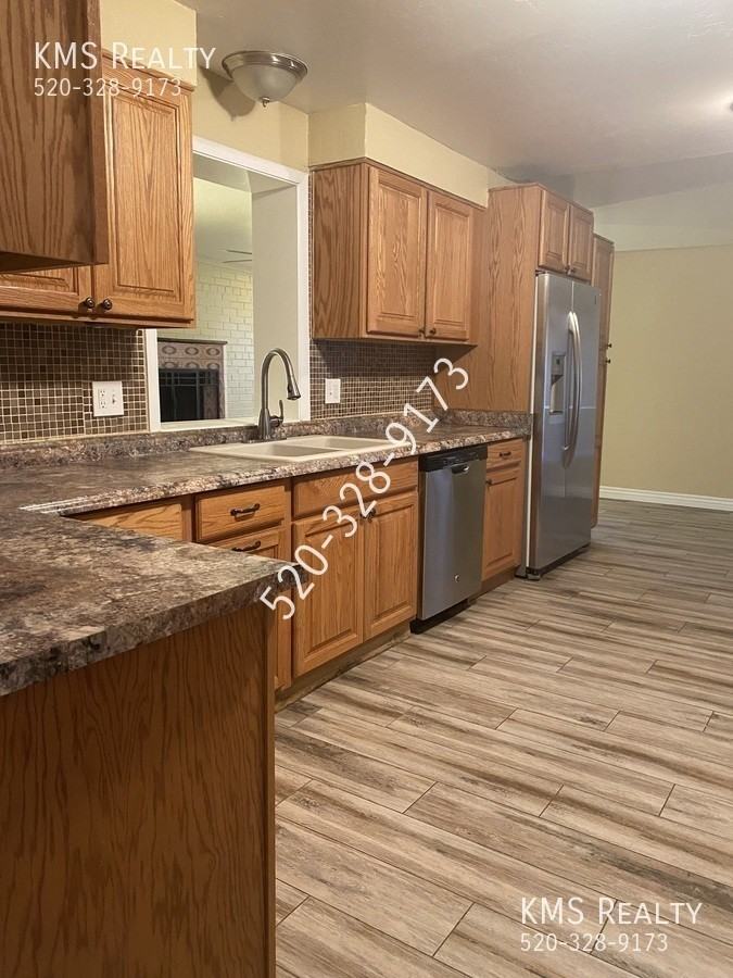 1261 W Knox Pl - Photo 3 of 39