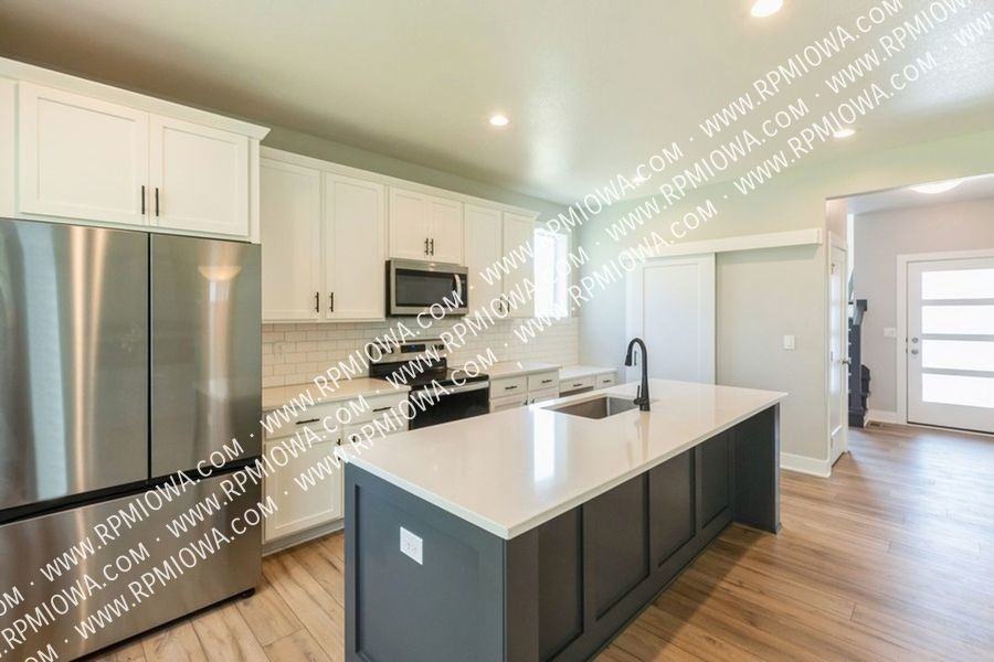 10009 Powell Ave - Photo 2 of 15