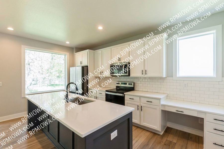 10009 Powell Ave - Photo 3 of 15