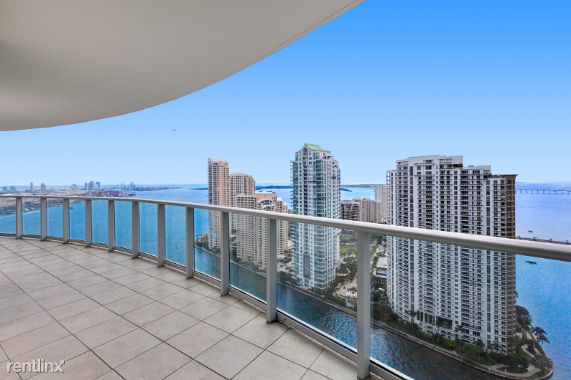 300 Biscayne Blvd - Photo 3 of 17