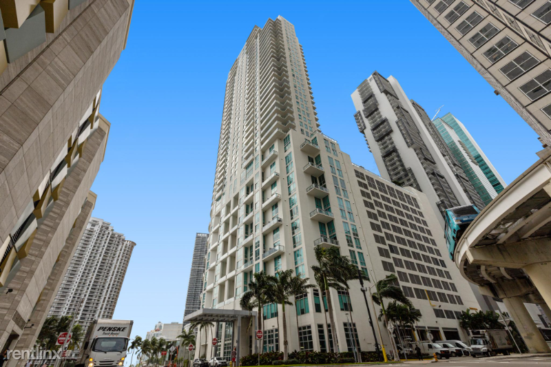 300 Biscayne Blvd - Photo 5 of 17