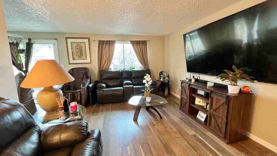 1594 S Ames St - Photo 3 of 24