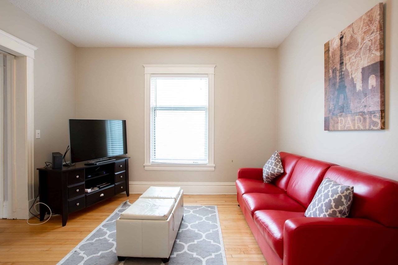 733 E 27th St #733 - Photo 7 of 26