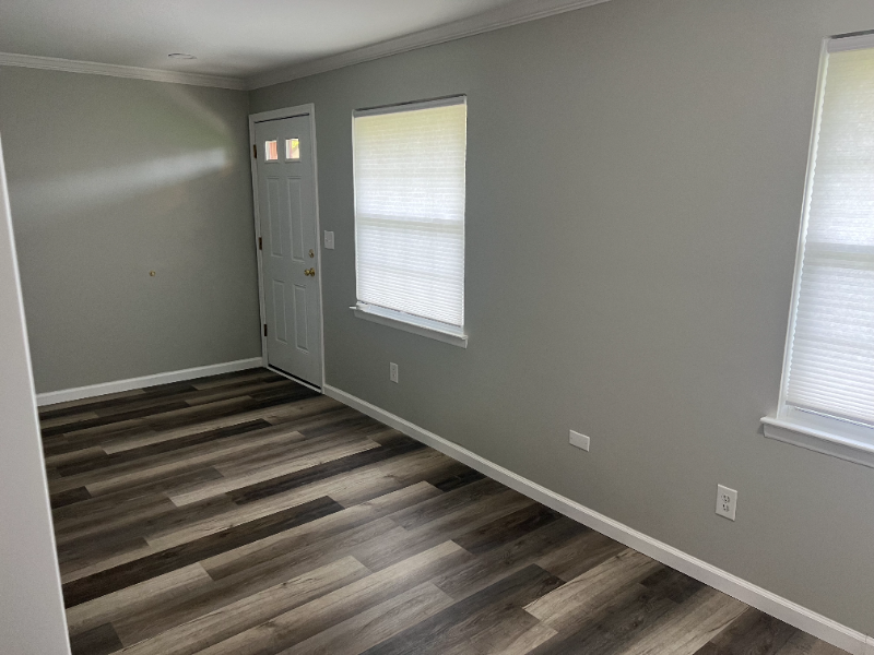 202 Princeton Dr - Photo 2 of 17