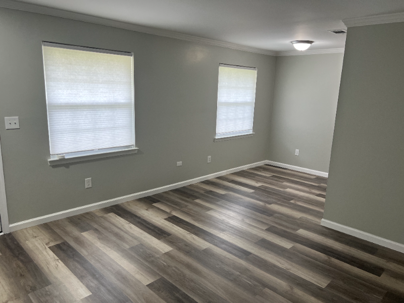 202 Princeton Dr - Photo 3 of 17