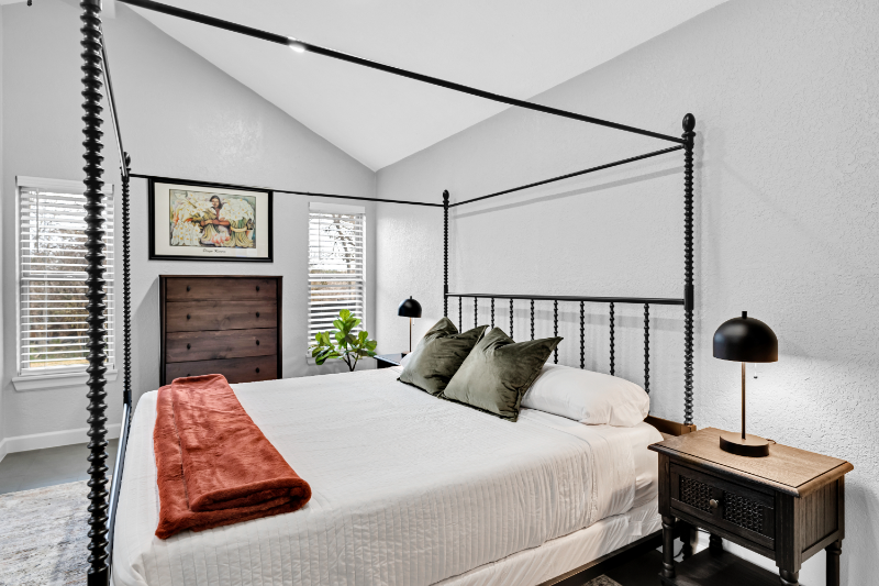 1607 Spring Ave - Photo 2 of 35