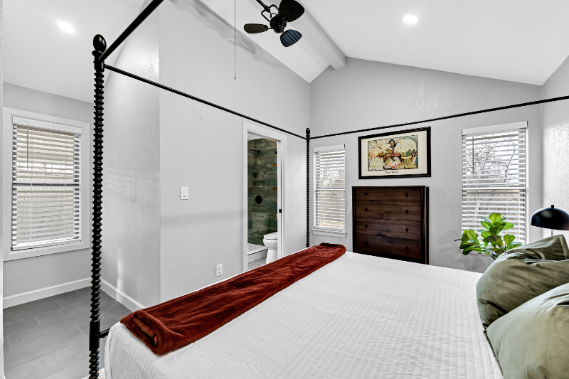 1607 Spring Ave - Photo 5 of 35