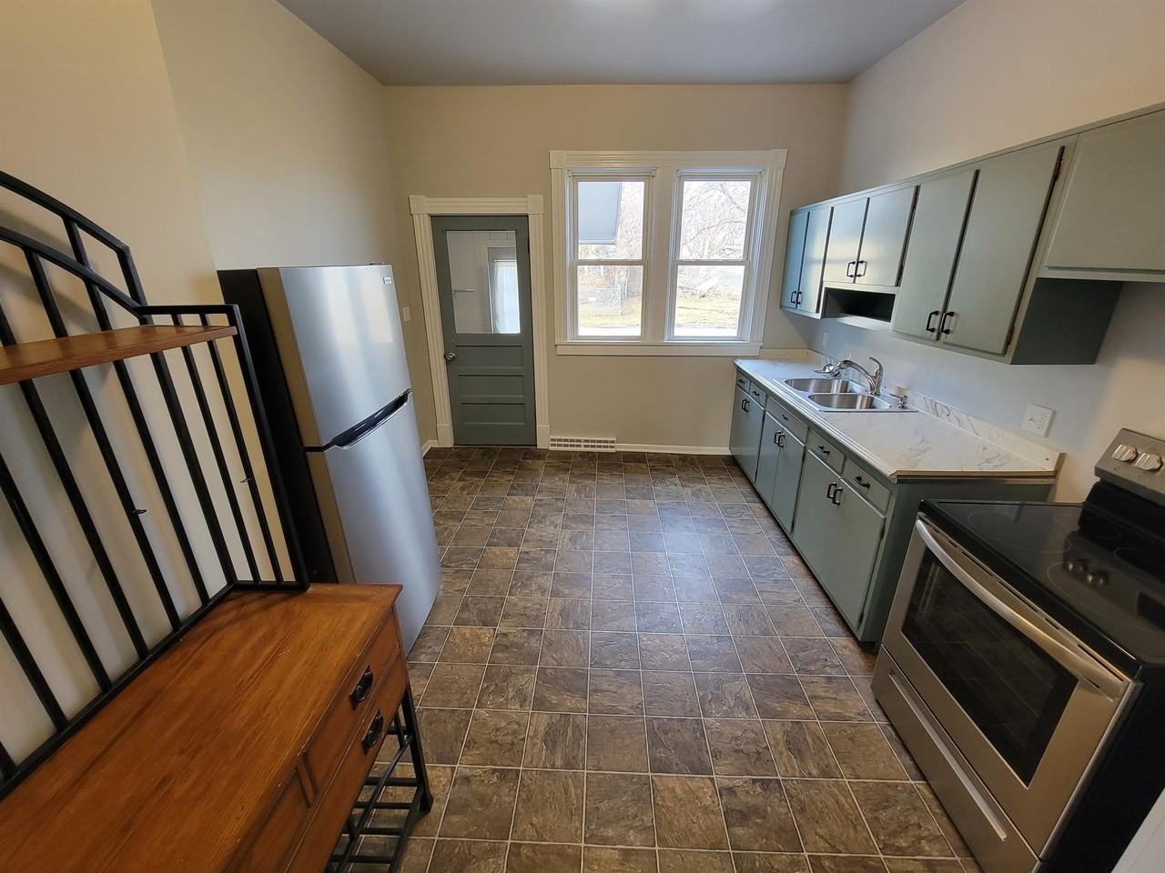 258 3rd Street - Photo 3 of 25