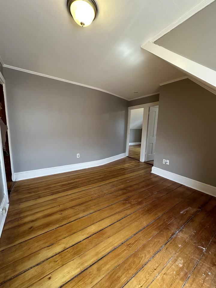 61 Acushnet Avenue - Photo 3 of 8