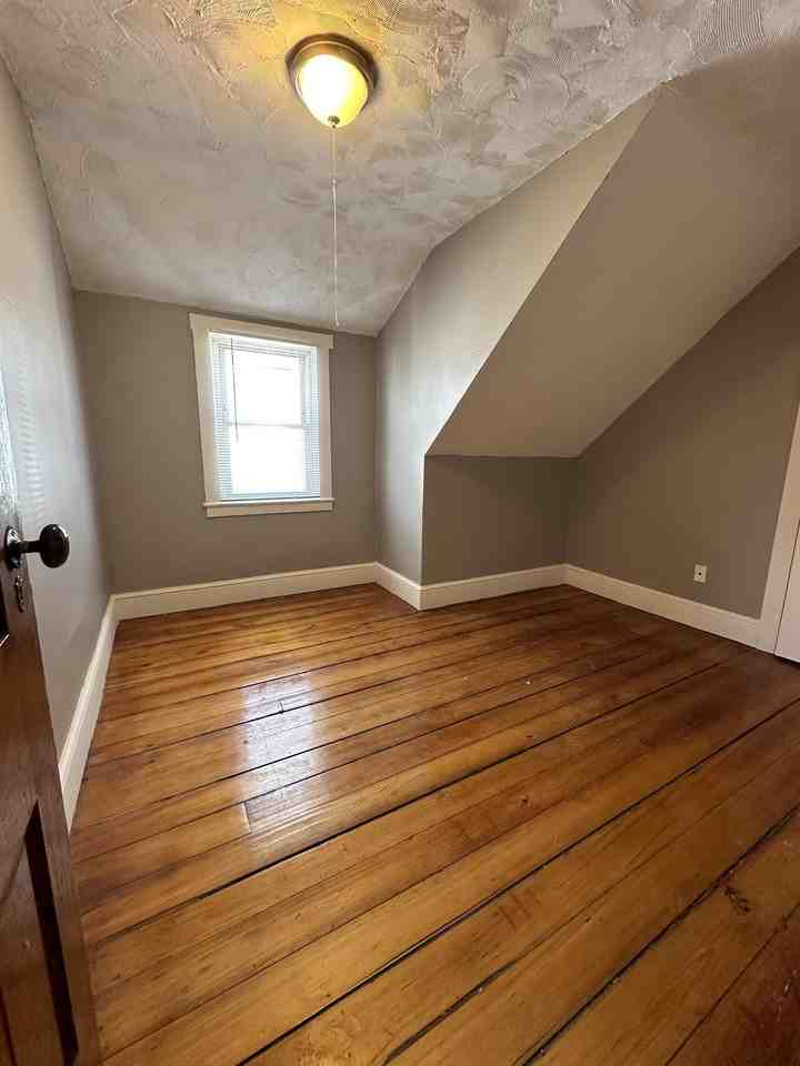 61 Acushnet Avenue - Photo 4 of 8