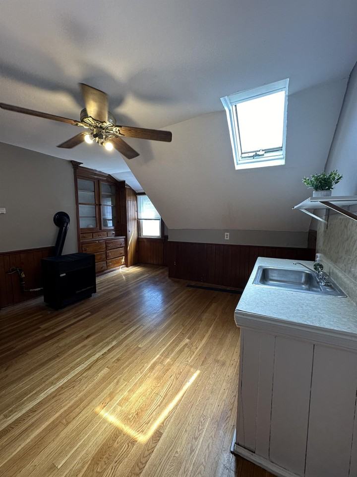 61 Acushnet Avenue - Photo 7 of 8