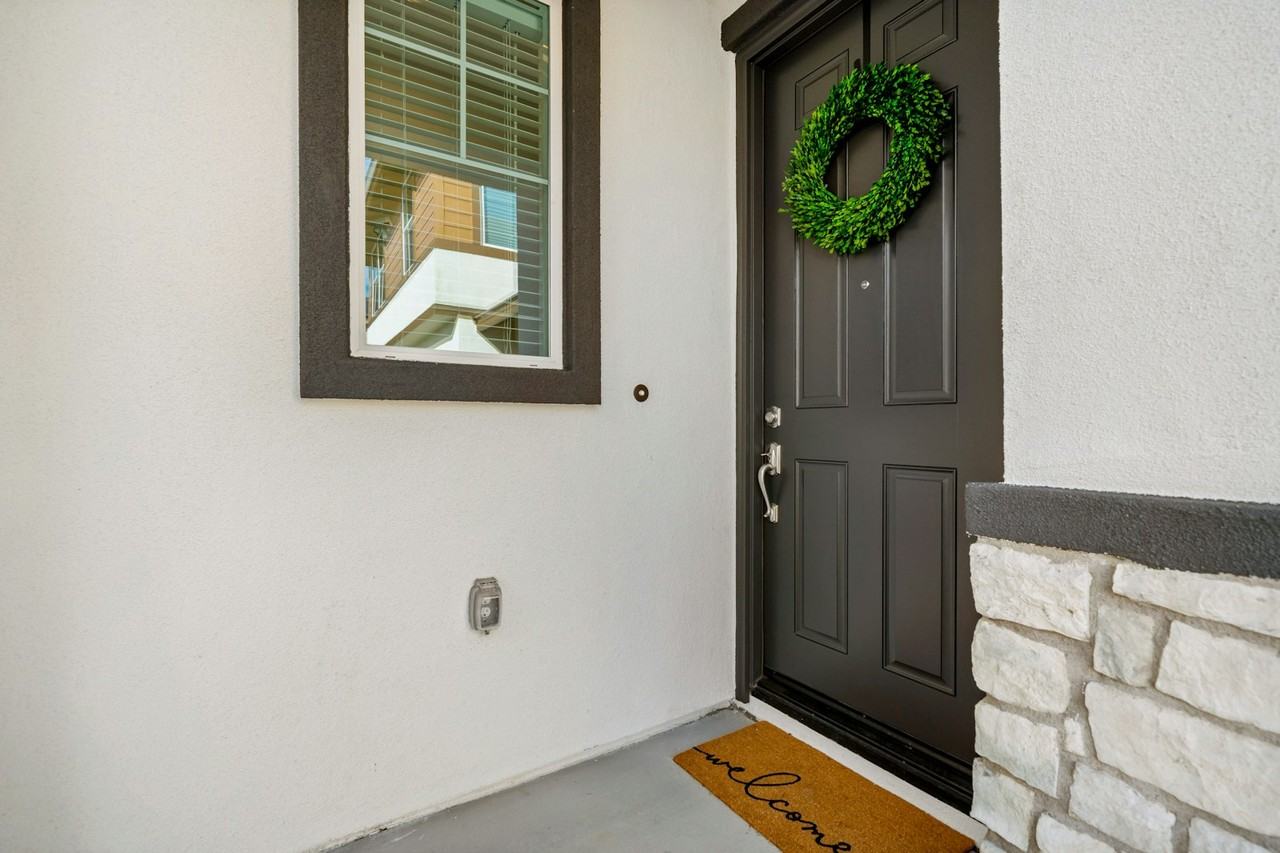 30183 Sunset Pier Dr - Photo 2 of 34