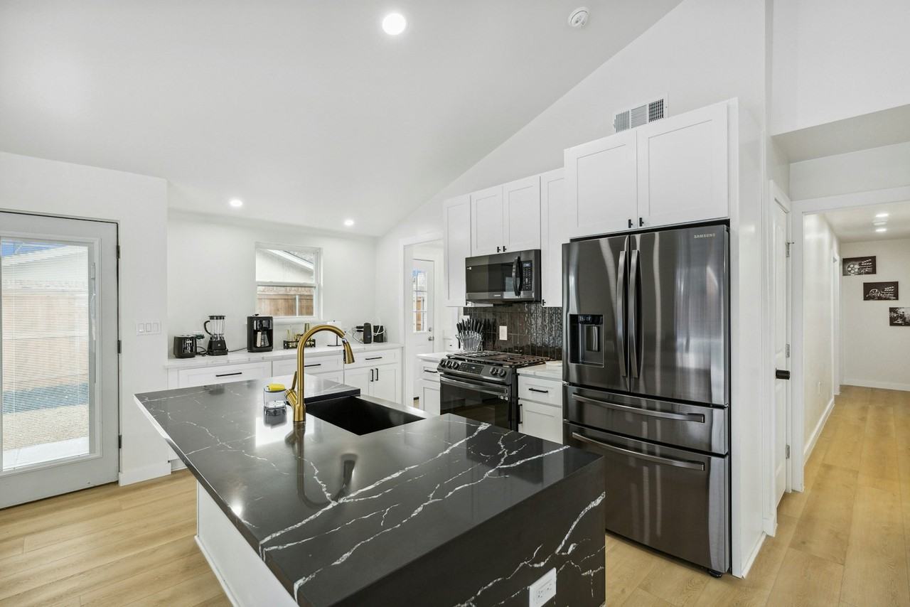 3236 Golfing Green Place - Photo 6 of 22