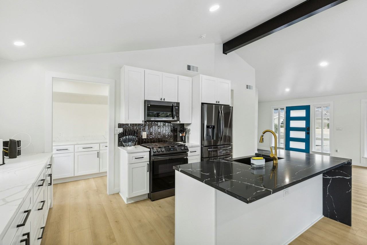 3236 Golfing Green Place - Photo 7 of 22