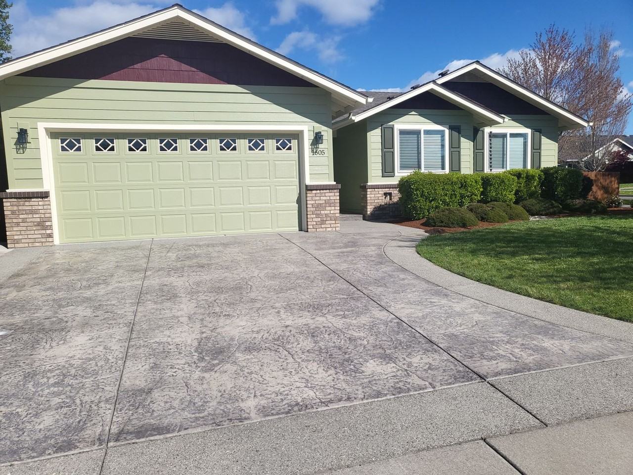 1605 Kokanee Ln - Photo 2 of 24