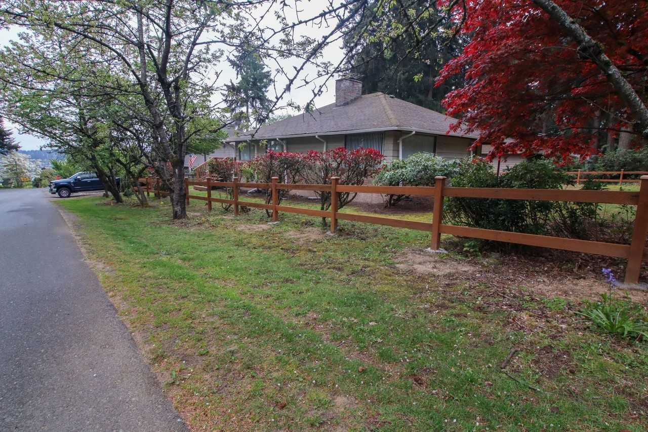 3405 Ne 160th St - Photo 2 of 25