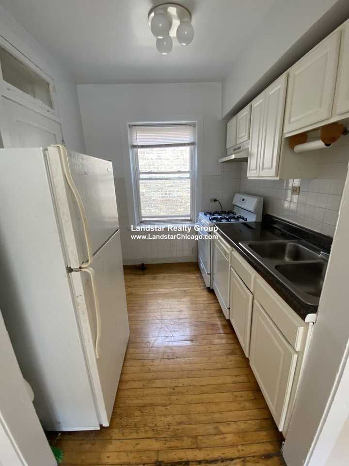 2839 W Cullom Ave #3 - Photo 3 of 10