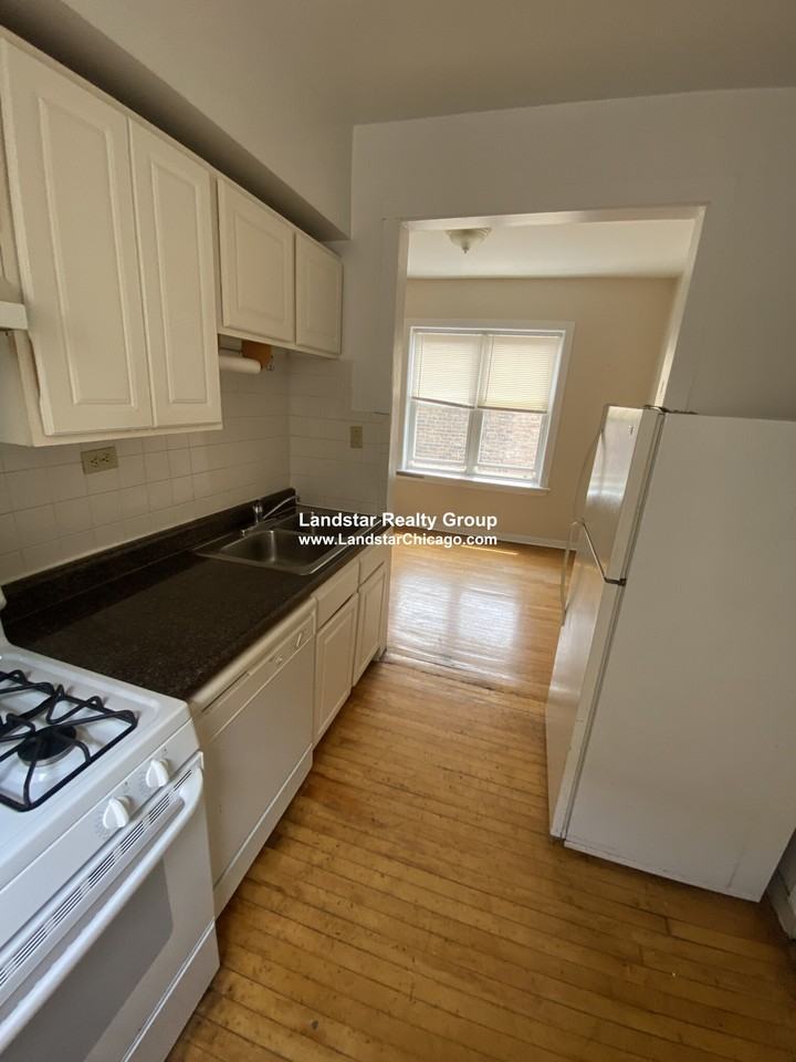 2839 W Cullom Ave #3 - Photo 7 of 10