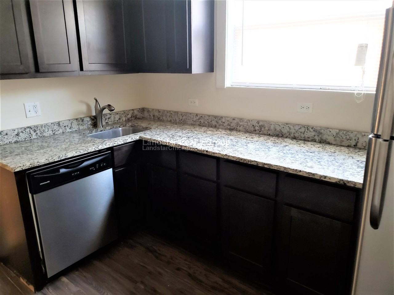 4449 N Hamlin Ave #3 - Photo 2 of 10