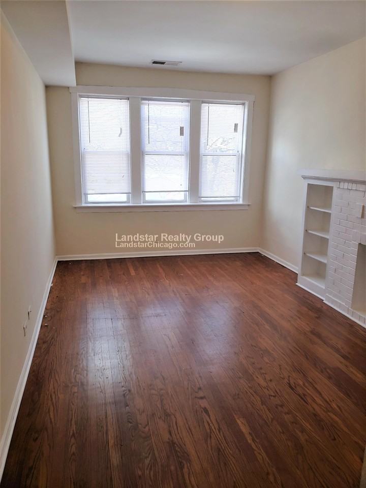 4449 N Hamlin Ave #3 - Photo 3 of 10