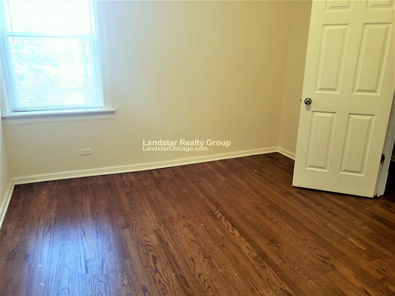 4449 N Hamlin Ave #3 - Photo 6 of 10