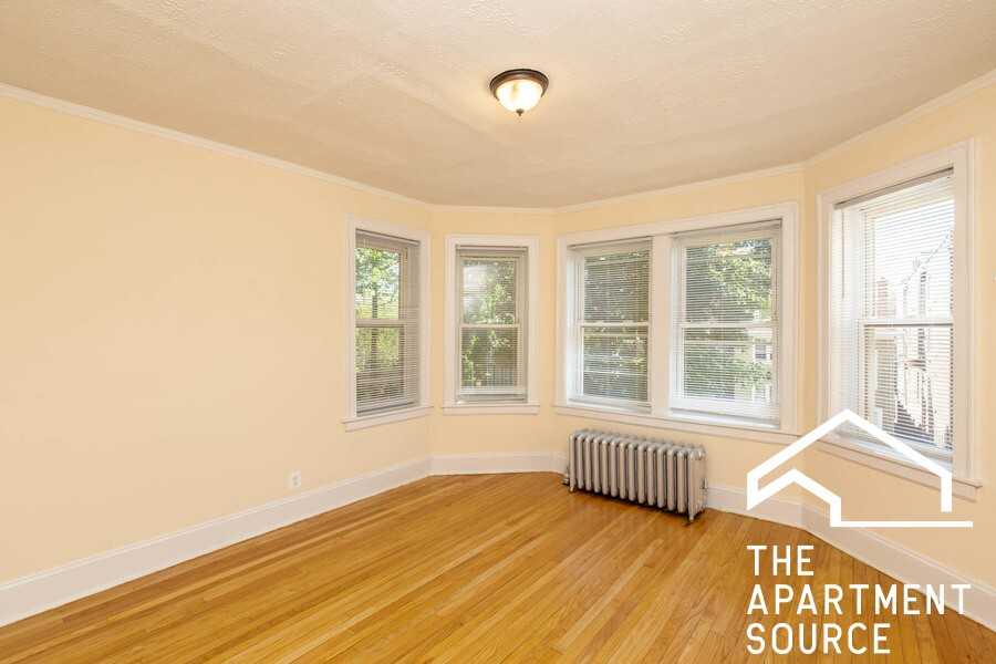 4957 N Albany Ave #1 - Photo 3 of 8