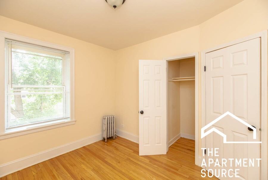 4957 N Albany Ave #1 - Photo 4 of 8