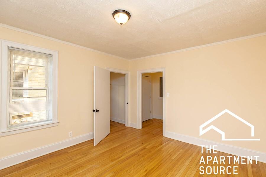 4957 N Albany Ave #1 - Photo 5 of 8