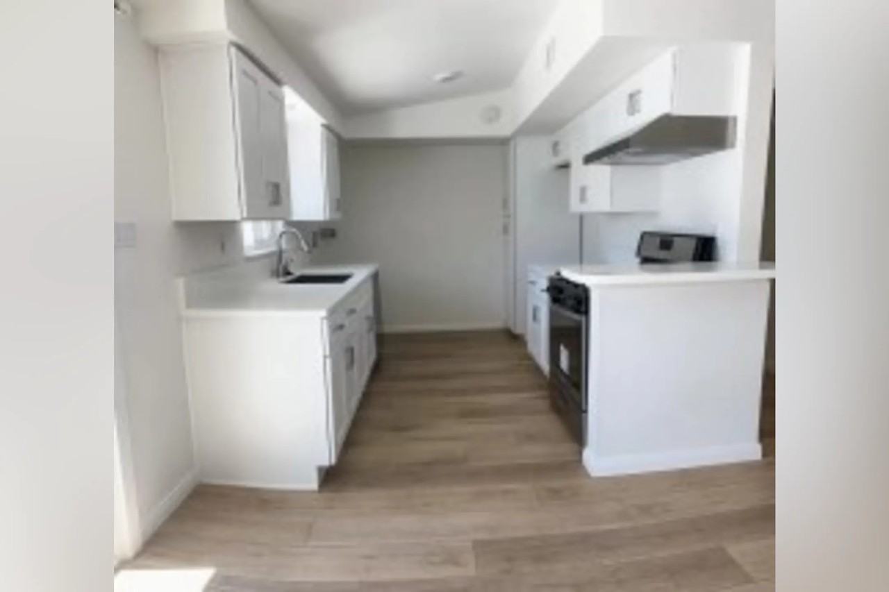 2829 Lemon St - Photo 2 of 9